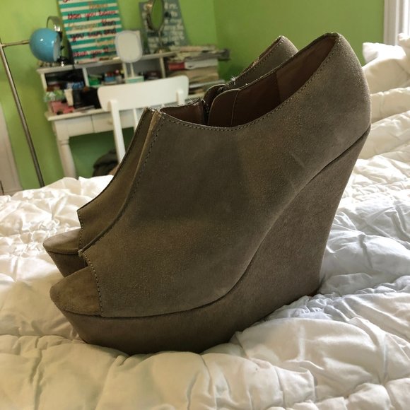Steve Madden Grey Suede Platform Block Heels S 9.5 - Picture 2 of 4